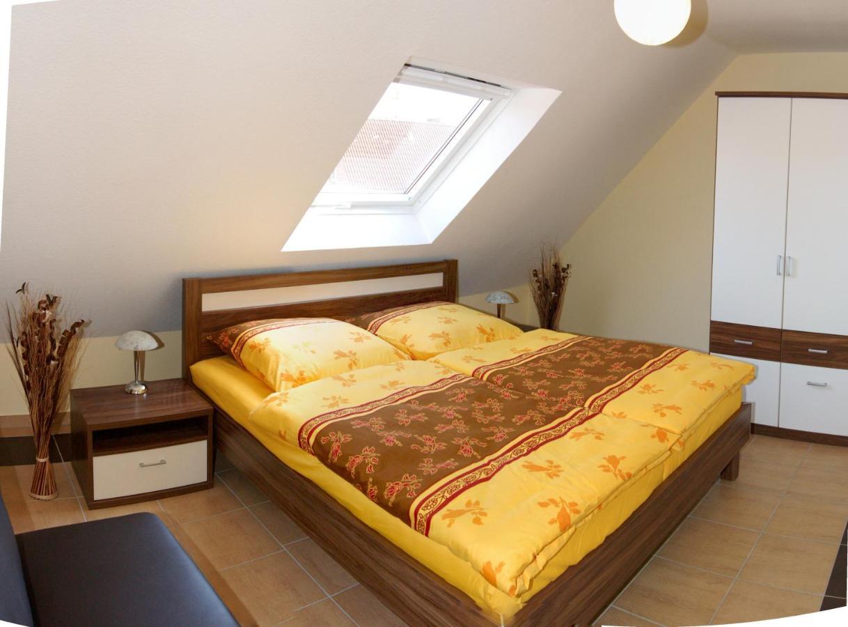 Nanis Hotel & Appartements Steinhude Habitación foto